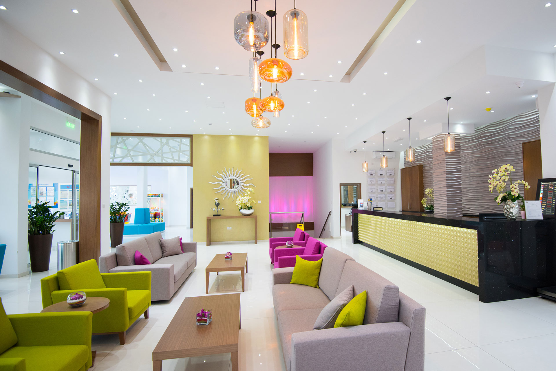 Loutsiana Hotel lobby and reception