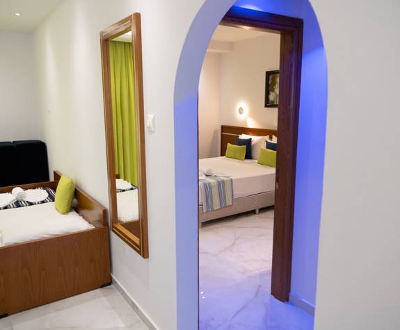 Loutsiana Hotel Deluxe One Bedroom Apt room